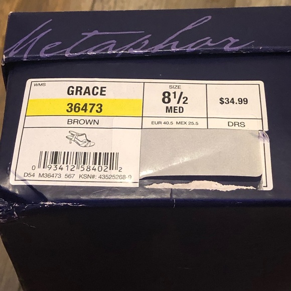 EUC!  Fashion Low Heel w/ brown stone detail. - Picture 12 of 13